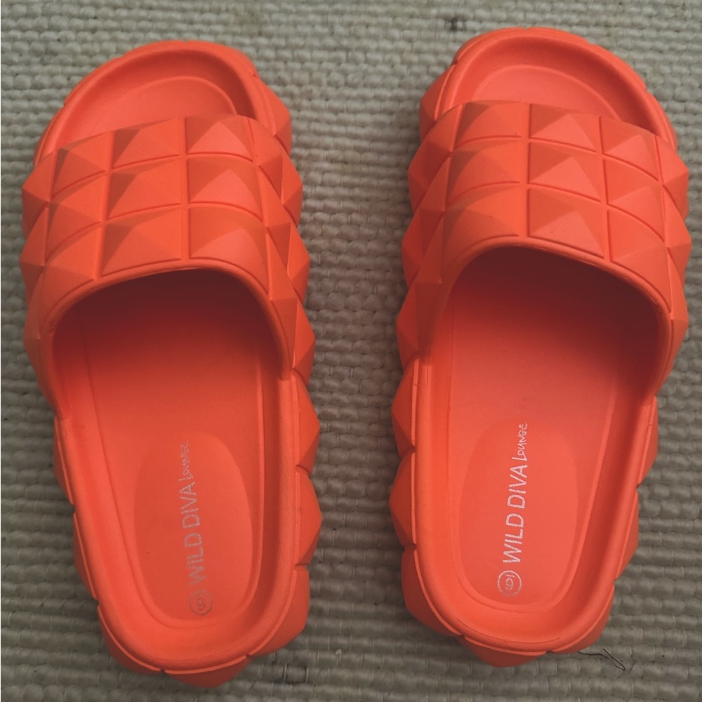 WILD DIVA LOUNGE slide sandal - Picture 2 of 3